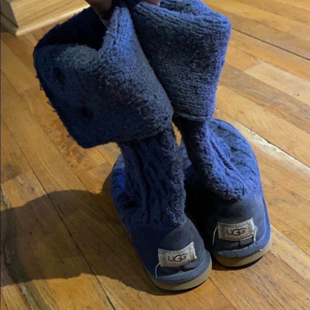 Women’s purple knit UGG SIZE 9 cable